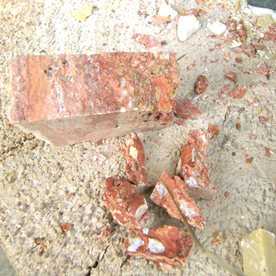 balade-art-nature-baie-de-somme-atelier-mosaïque-marbre-galerie-d-art-abbeville-mineral-agnes-bourdon-guide-nature-artiste-contemporain-travertin-materiaux-naturels-tesselle